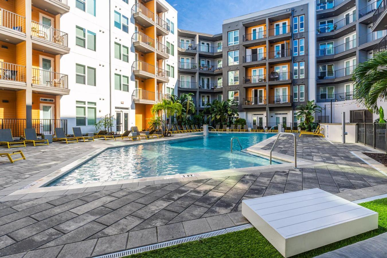 Ferienwohnung Tropical Field 1 Bed In Downtown With Free Parking Sankt Petersburg Exterior foto