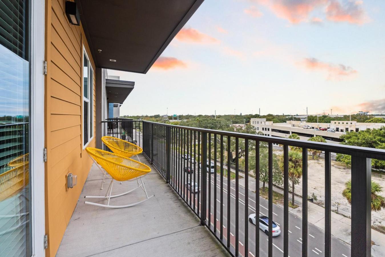Ferienwohnung Tropical Field 1 Bed In Downtown With Free Parking Sankt Petersburg Exterior foto