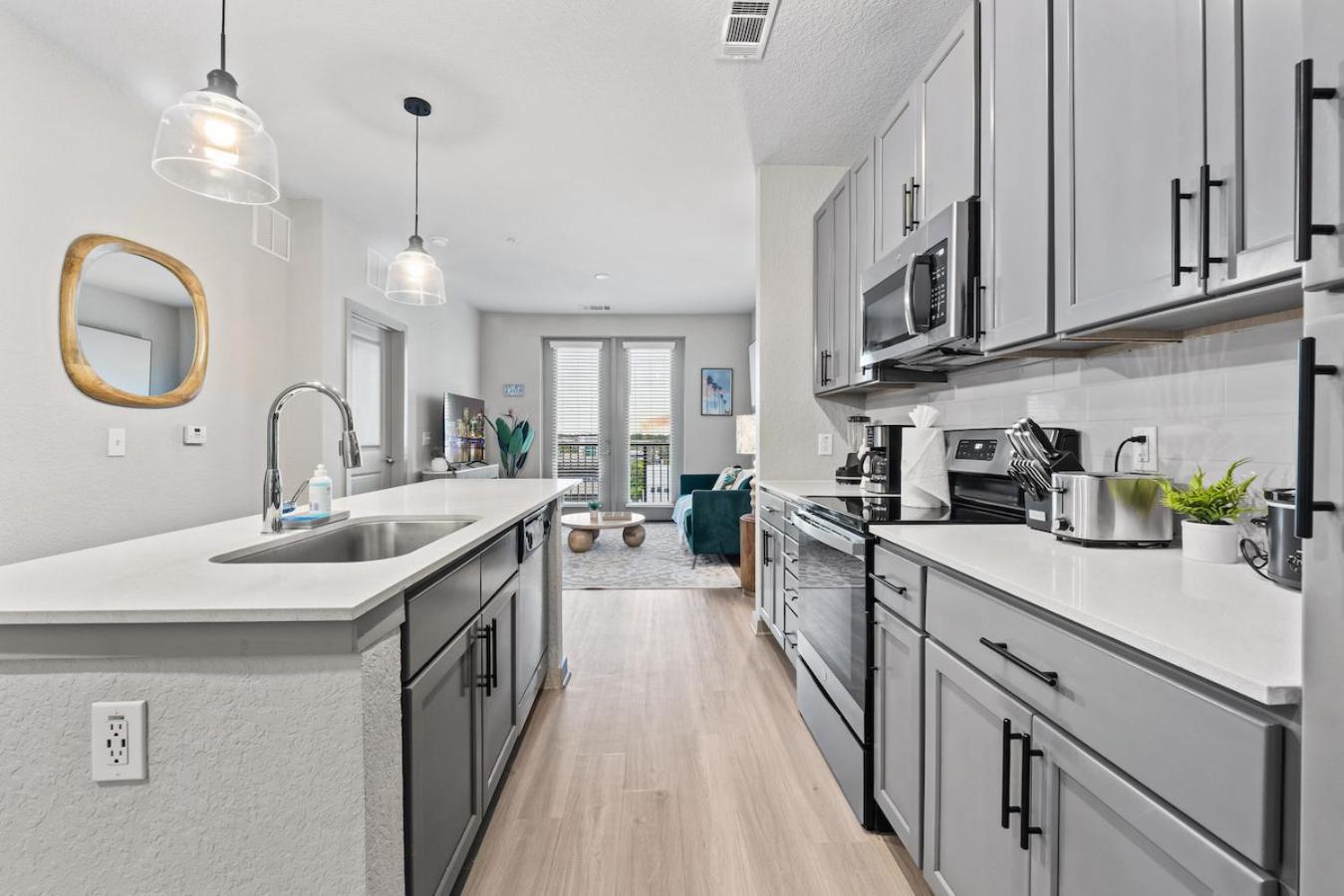 Ferienwohnung Tropical Field 1 Bed In Downtown With Free Parking Sankt Petersburg Exterior foto