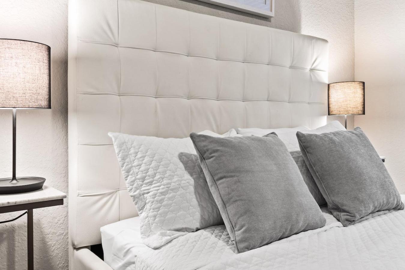 Ferienwohnung Tropical Field 1 Bed In Downtown With Free Parking Sankt Petersburg Exterior foto